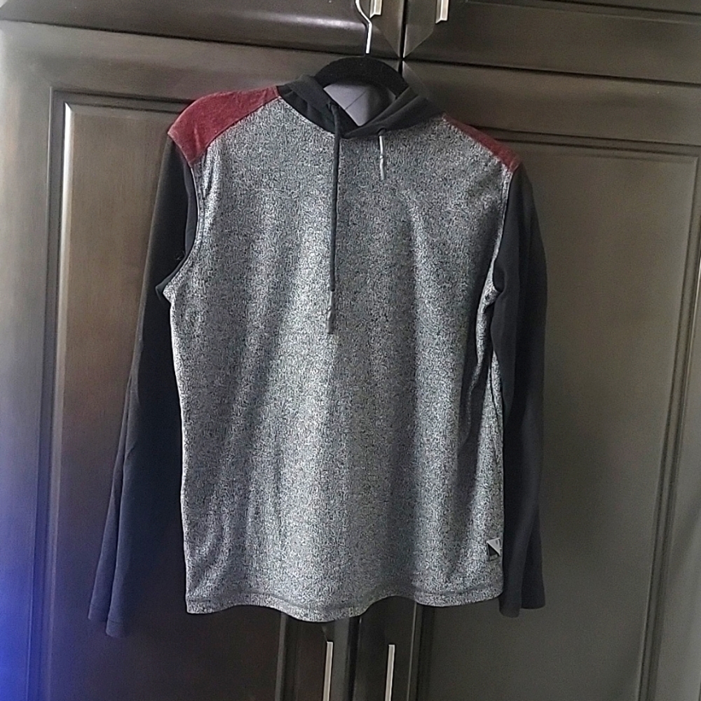Long sleeved t-hoodie